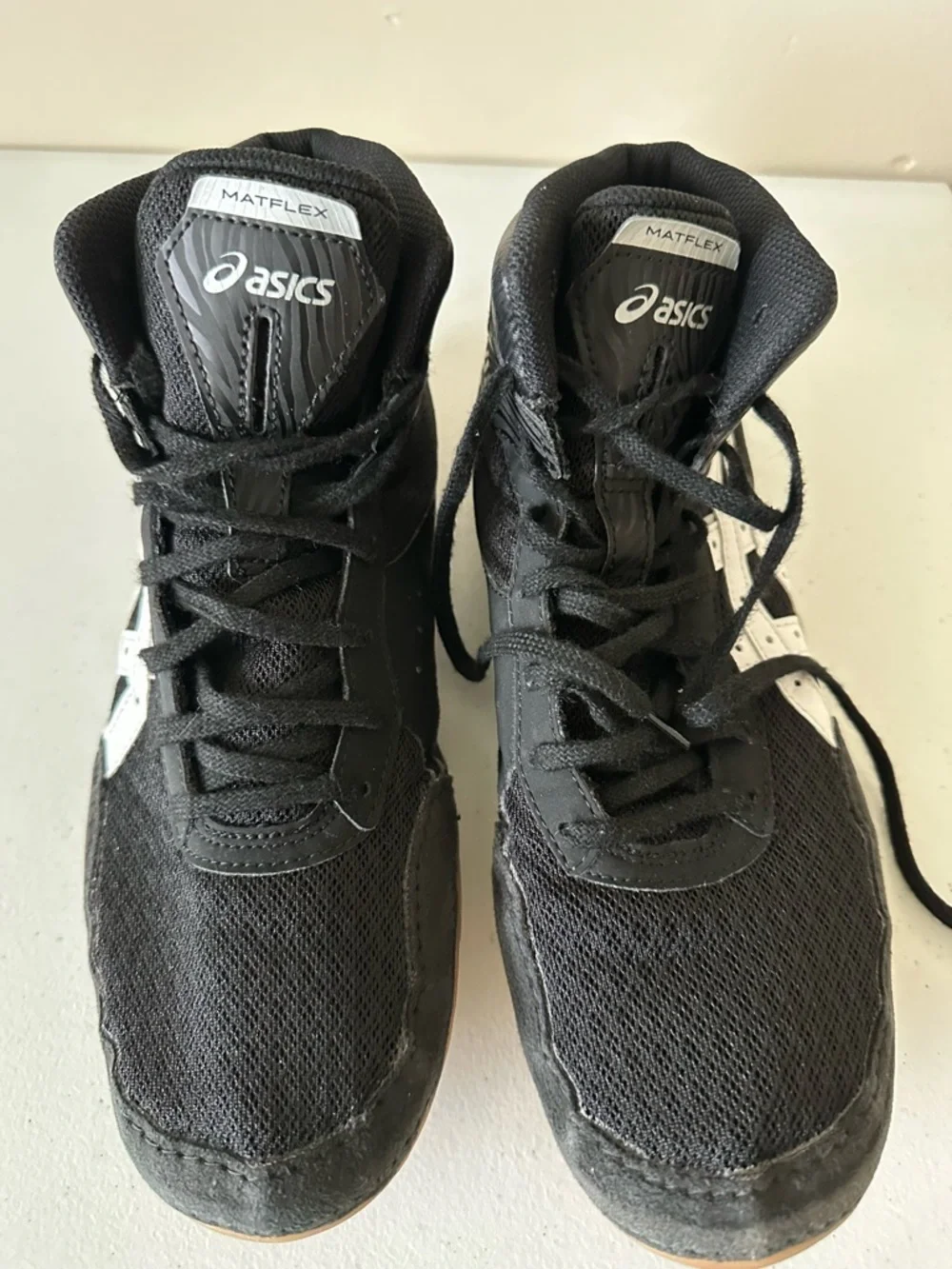 ASICS Men's Black High-Top Athletic Sneakers size 7.5, pre owned excellent